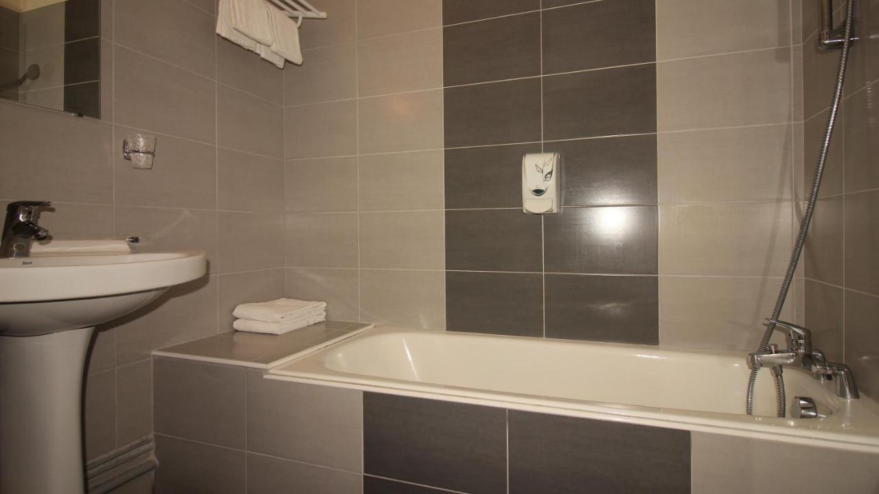 Logis Hotel Lodge La Valette Cesson-Sévigné Buitenkant foto