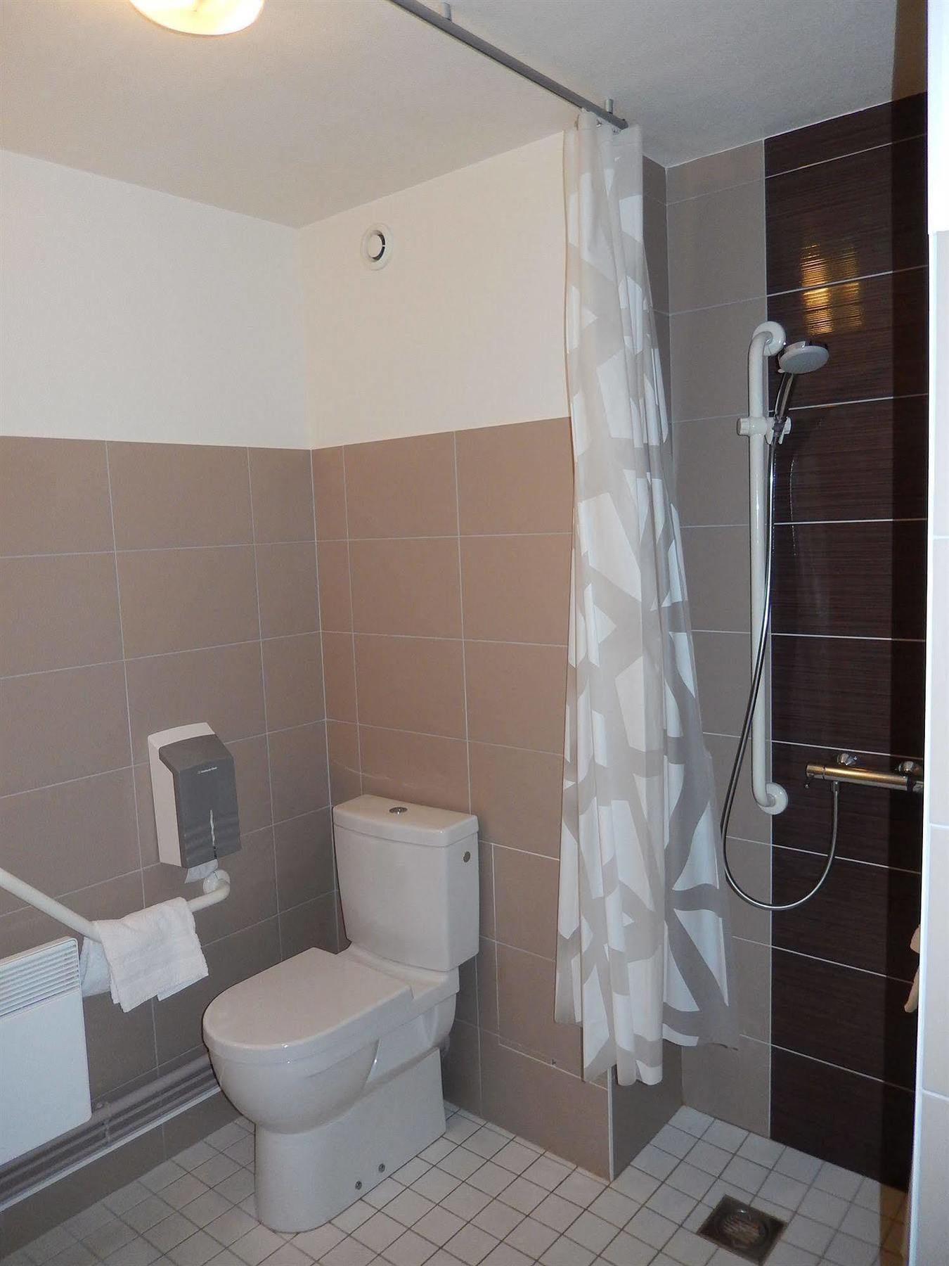 Logis Hotel Lodge La Valette Cesson-Sévigné Buitenkant foto